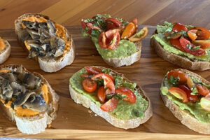 Vinos Paoloni Vegetarian Crostinis of Mushrooms, Tomato, and Avocado