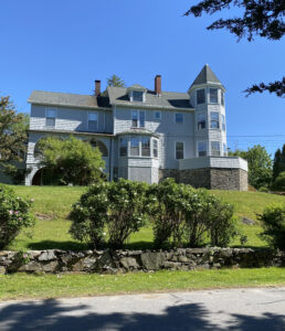 Victoria Home Near Ocean